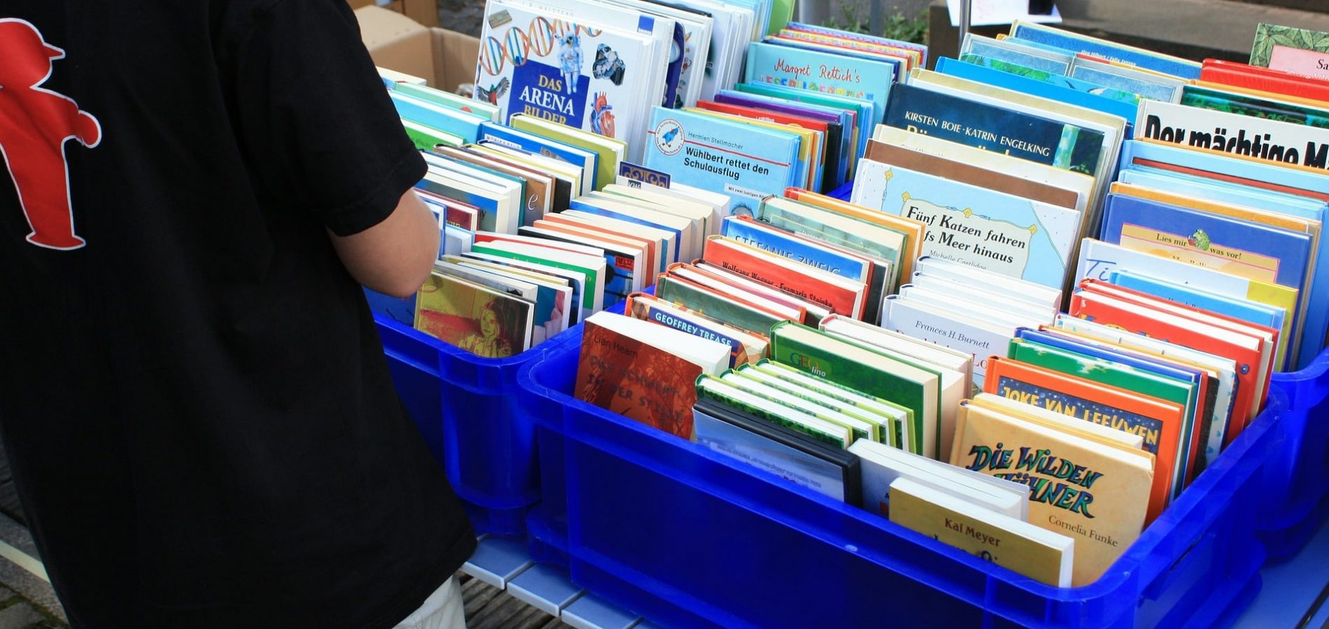 flea-market-93957_1920