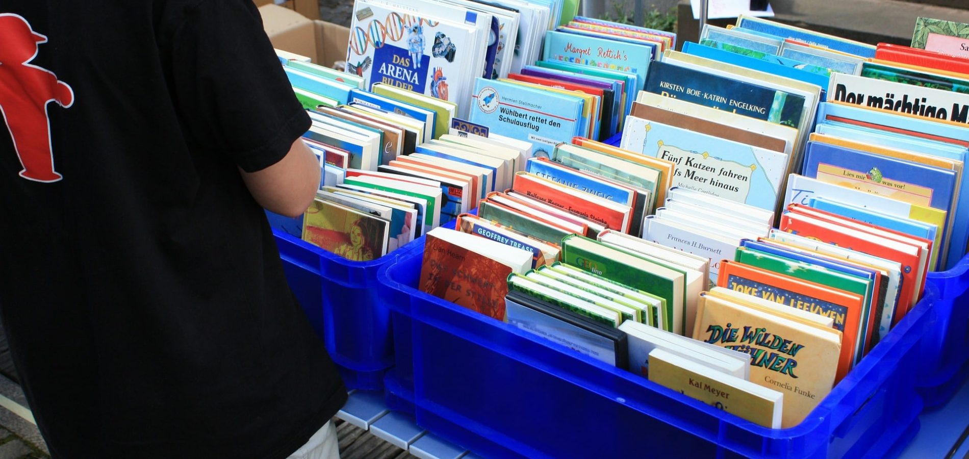 flea-market-93957_1920