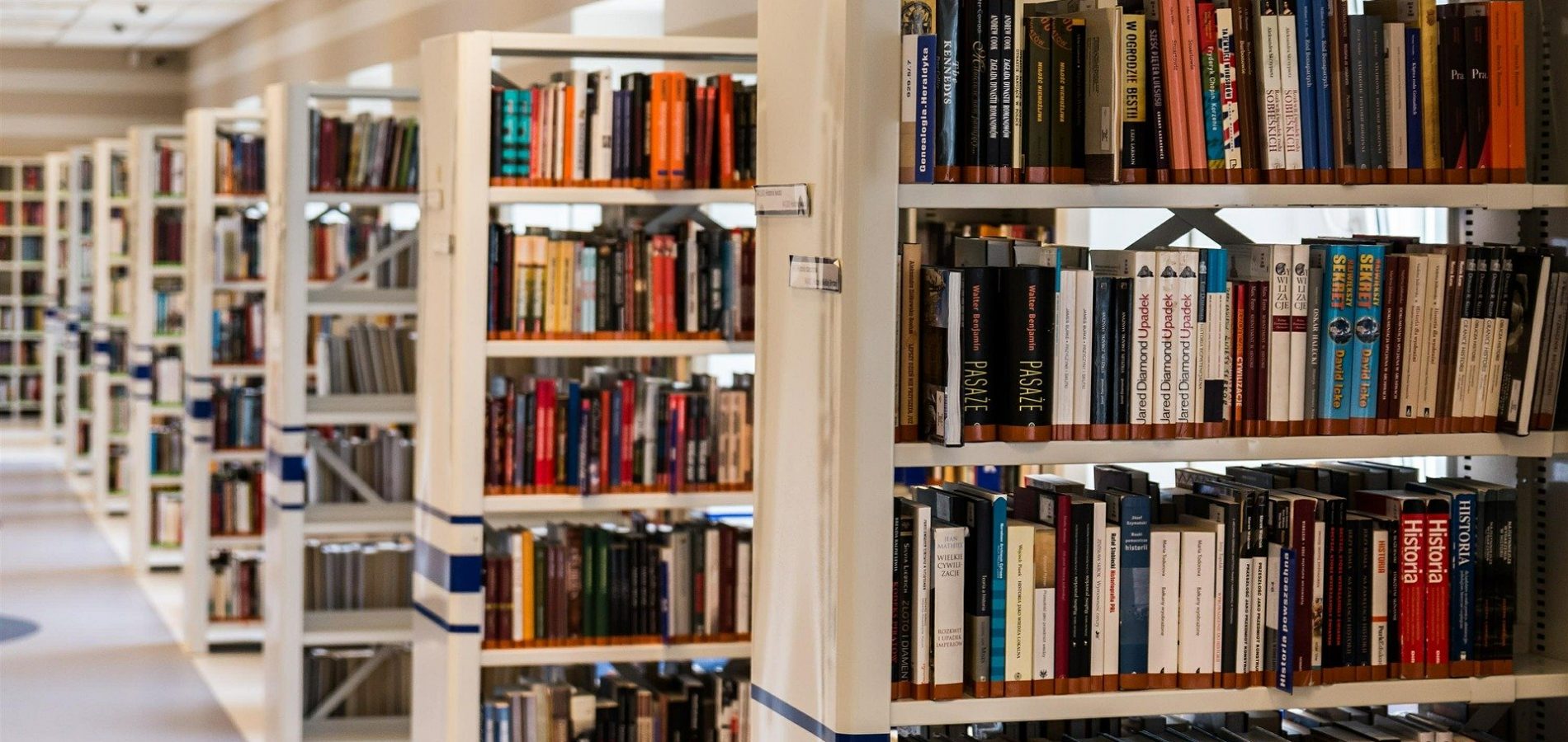 library-488690_1920